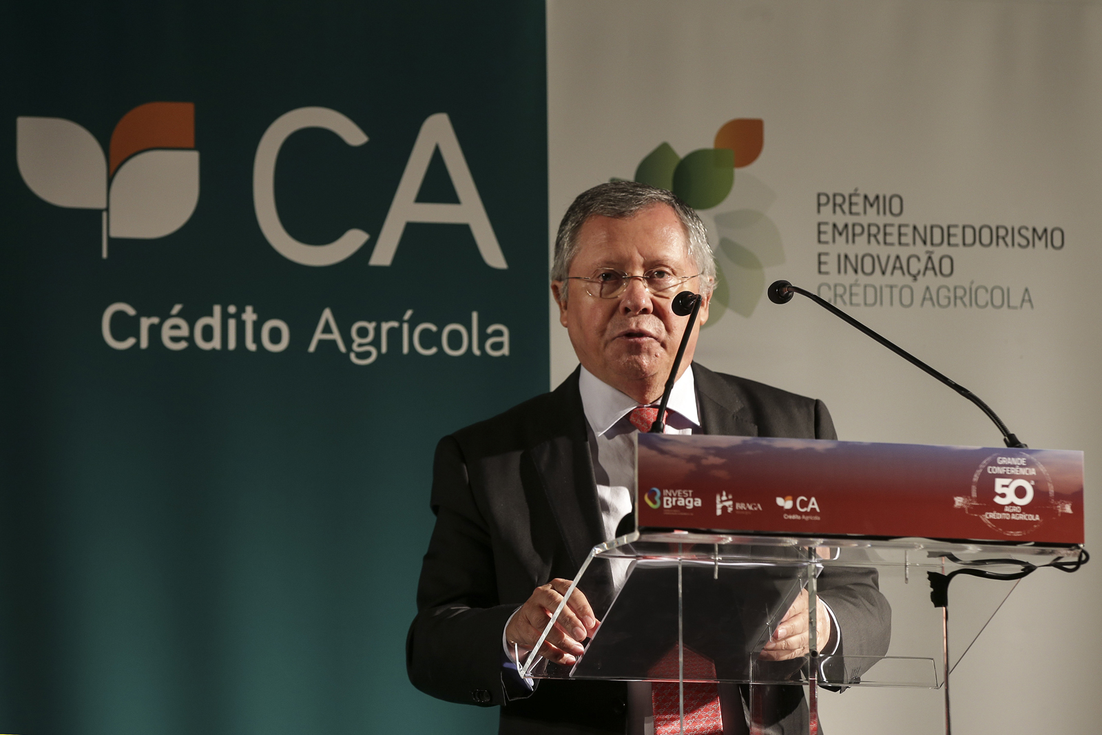 O Secretário de Estado da Agricultura e Alimentação, Dr. Luís Medeiros Vieira, discursou sobre a importância da agricultura para a economia portuguesa